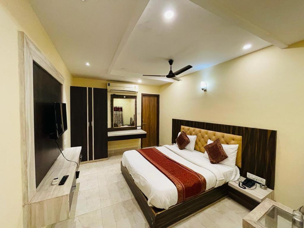 Hotel Augusto Varanasi Luaran gambar