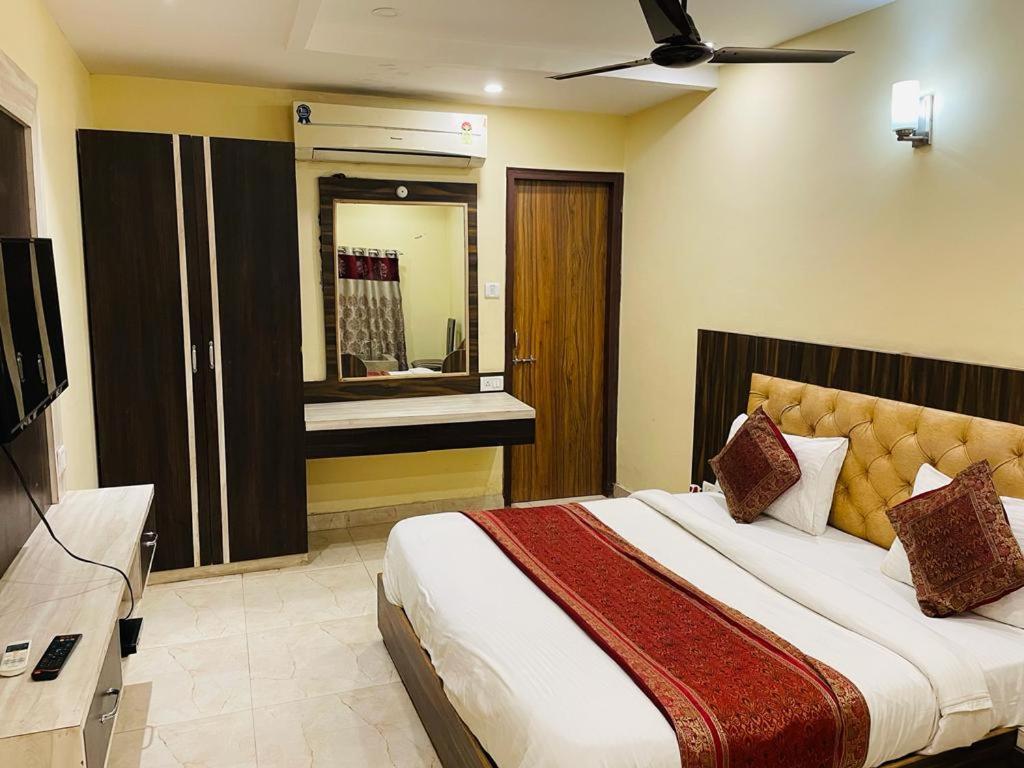 Hotel Augusto Varanasi Luaran gambar
