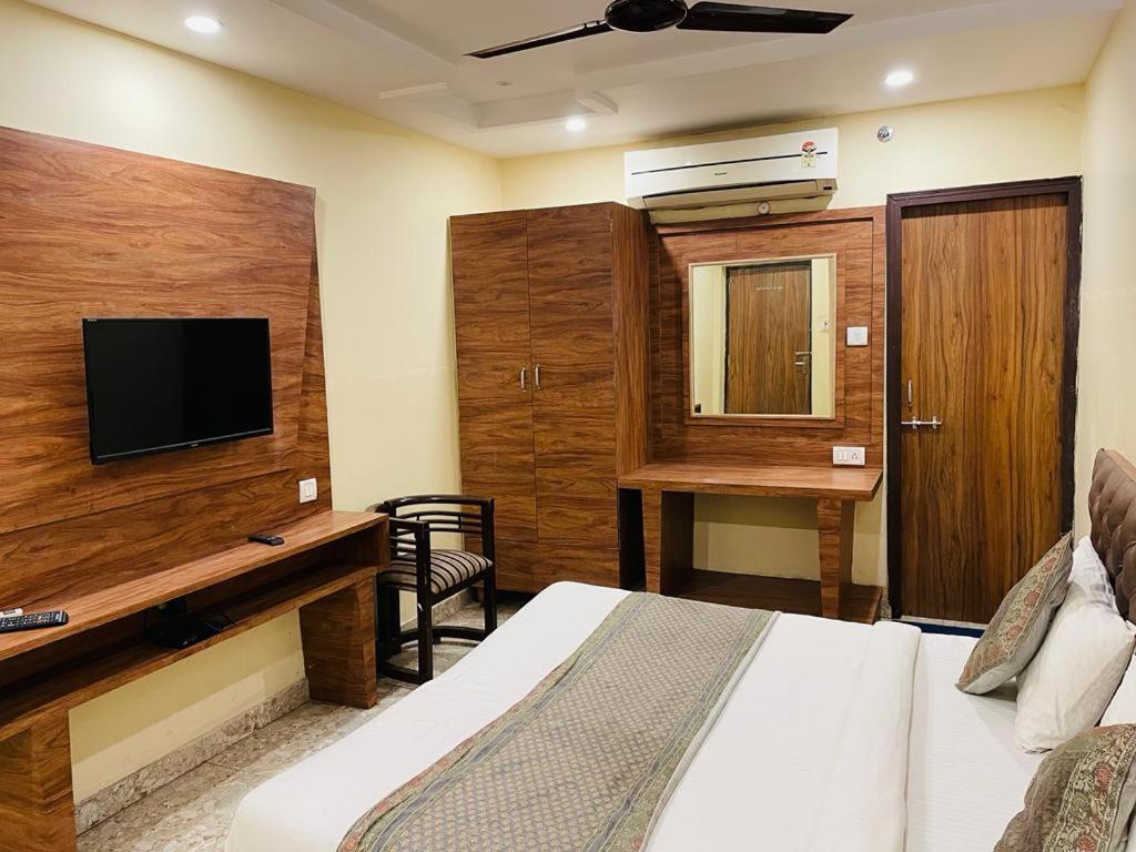 Hotel Augusto Varanasi Luaran gambar